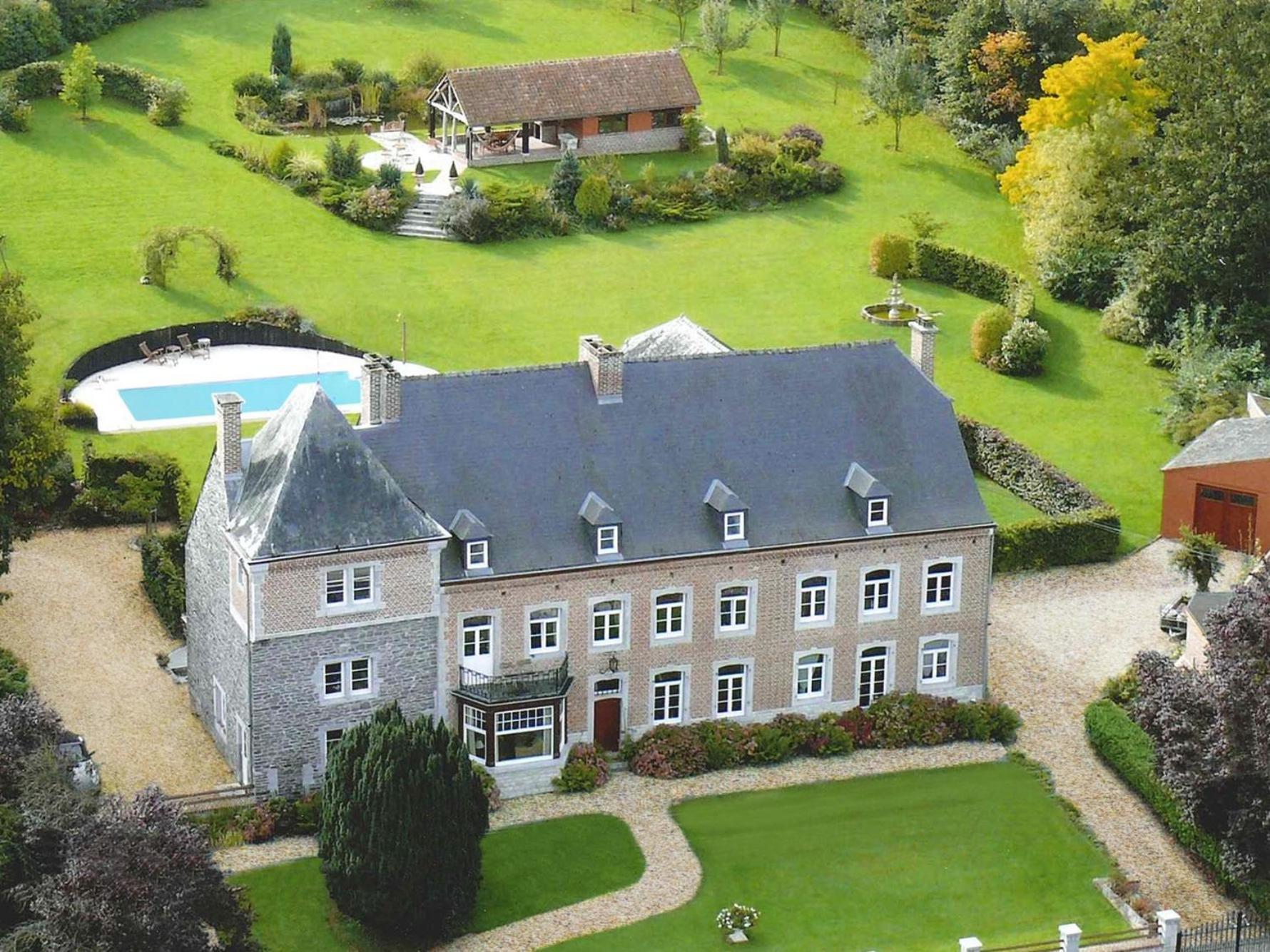 Отель Le Richmond Godinne Экстерьер фото